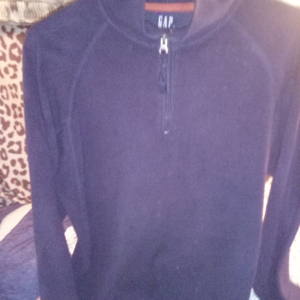 Gap pullover